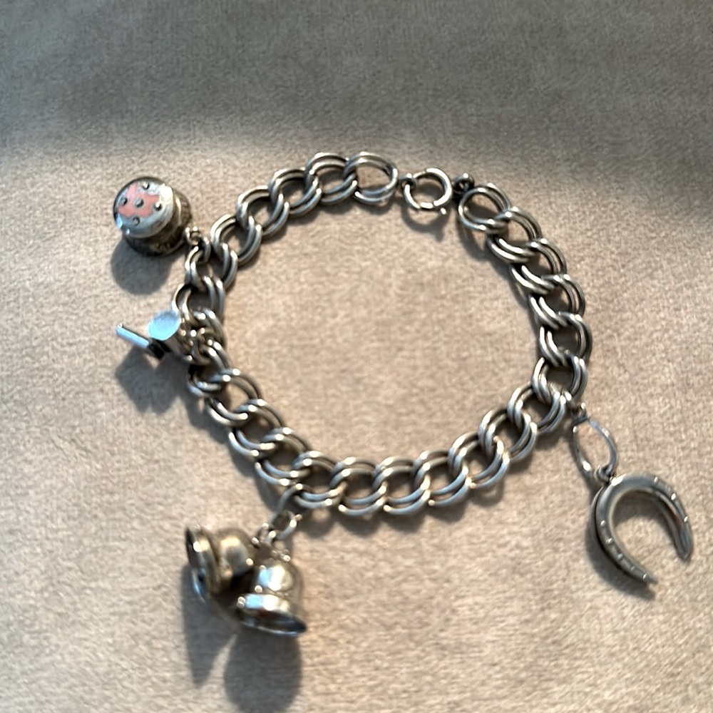 Vintage Sterling Silver Charm Bracelet w/4 sterling charms 7”